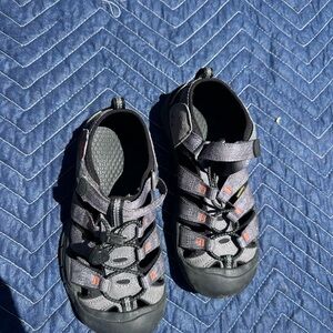 Keen Kids Black and Dark Gray Sandals